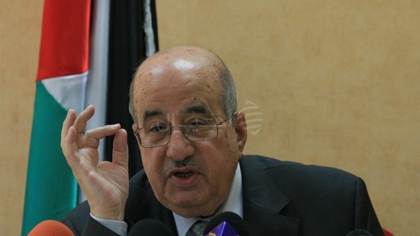 الزعنون يعلن أن لجنة مختصة تعكف عن صياغة دستور جديد للفلسطينيين